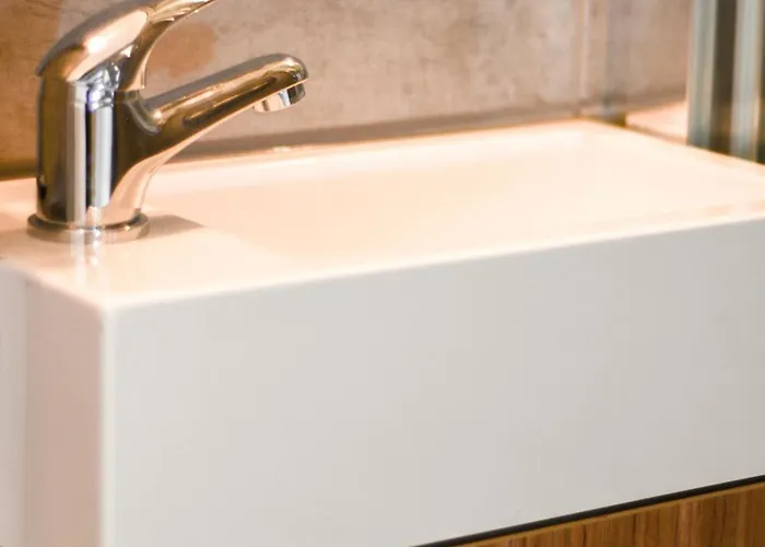 Le Petit Charles Cosy Centre *